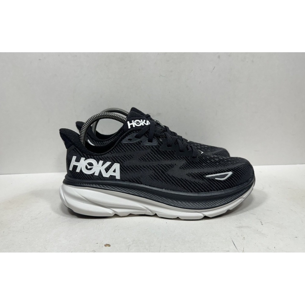 Hoka One One Clifton 9 Womens Sz 7.5 1127896 BWHT Black Running Gym Shoes